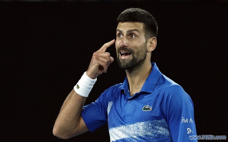 Djokovic bỏ cuộc sau cú đánh hỏng khó tin - Ảnh 3.